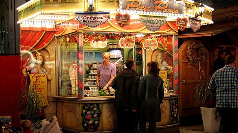 Petit Paris am Abend